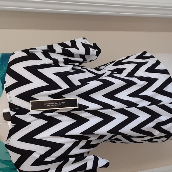 Top - Picture 4 of 4